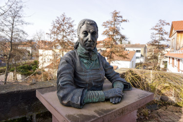 Denkmal Maerchenplatz Niederzwehren