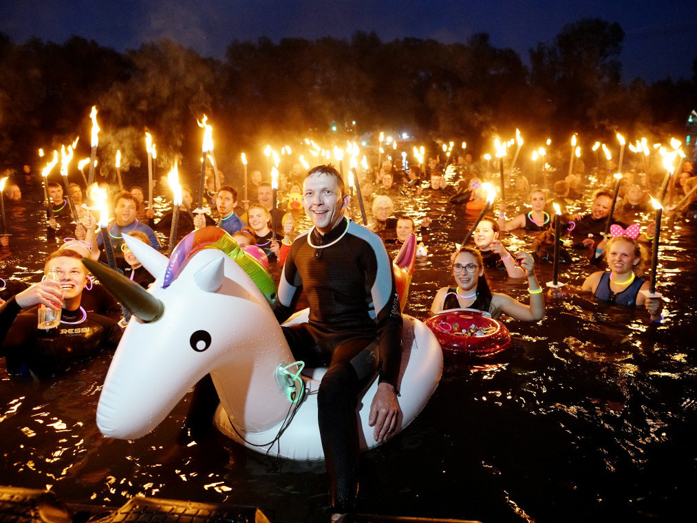 Fackelschwimmen beim Zissel Kassel
