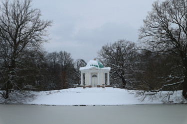 Schwaneninsel im Staatspark Karlsaue