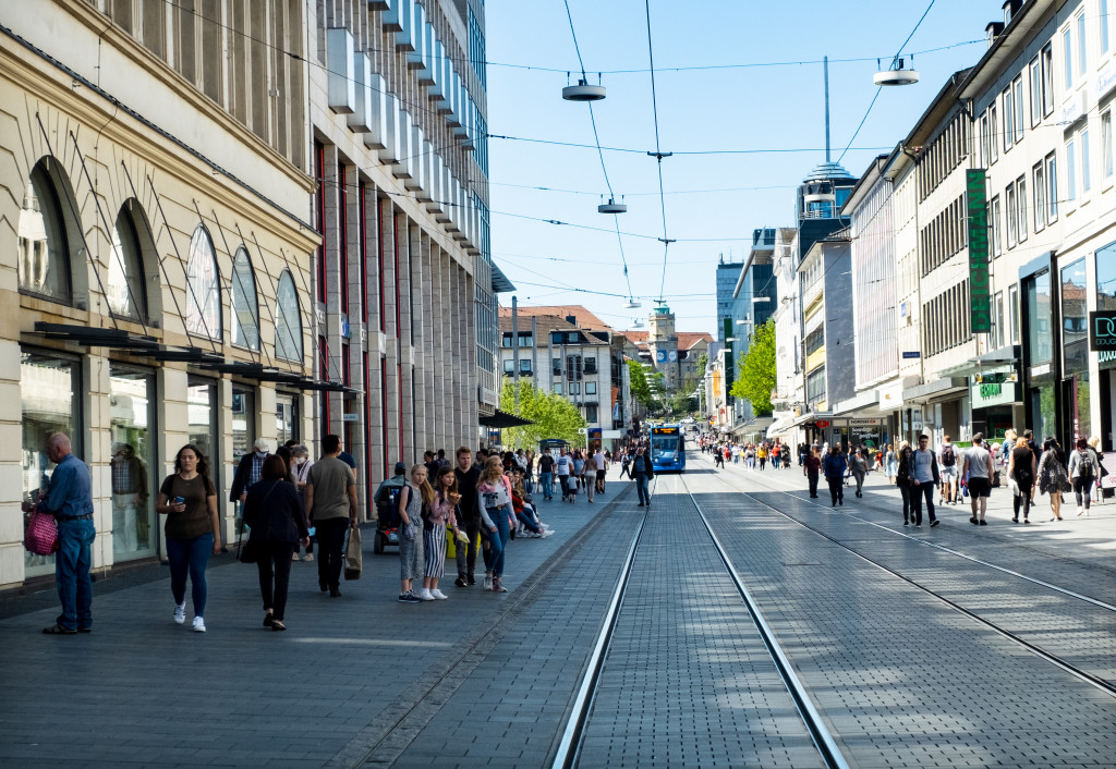 Shopping auf der Kasseler Haupteinkaufsmeile Obere Königsstraße Copyright Kassel Marketing GmbH Mario Zgoll